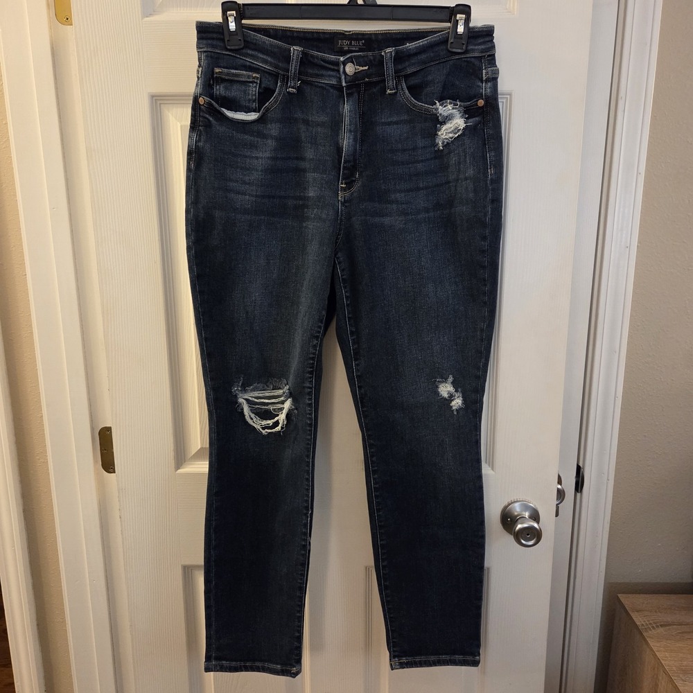 Judy Blue sz 11/30 Boyfriend fit jeans stretch casual everyday denim distressed